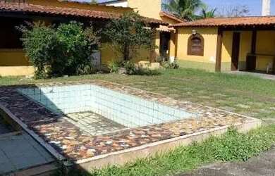 Imagem: A casa possui 2 Dormitórios, 2 Banheiros, 1 Vaga na garagem