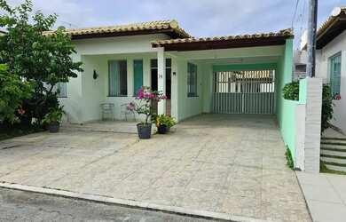 Imagem: A casa em condomínio possui 3 Dormitórios, 2 Banheiros, 3