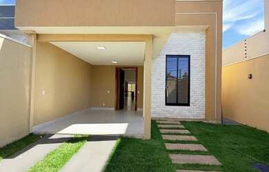 Imagem: A casa possui 2 Dormitórios, 2 Banheiros, 1 Vaga na garagem