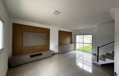 Imagem: A casa em condomínio possui 3 Dormitórios, 2 Banheiros, 2