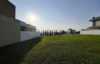 Imagem: O terreno possui 324m² de Área e está localizado em Cyrela