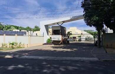 Imagem: A casa em condomínio possui 3 Dormitórios, 1 Banheiro, 2 Vagas