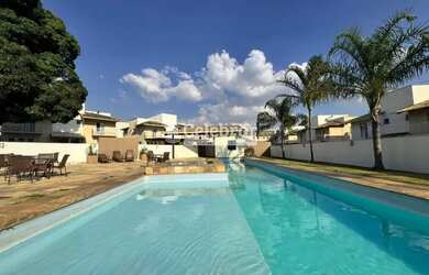 Imagem: A casa em condomínio possui 3 Dormitórios, 3 Banheiros, 4