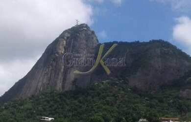 Imagem: O apartamento possui 3 Dormitórios, 1 Banheiro, 1 Vaga na garagem