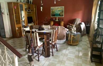 Imagem: A casa em condomínio possui 3 Dormitórios, 3 Banheiros, 2