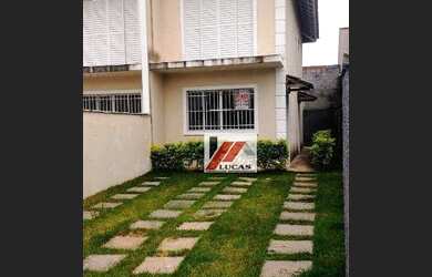 Imagem: A casa possui 2 Dormitórios, 2 Banheiros, 2 Vagas na garagem