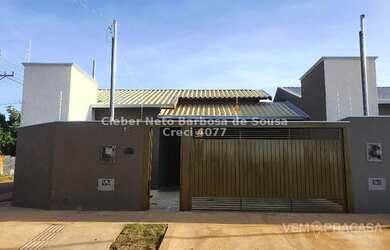 Imagem: A casa possui 2 Dormitórios, 2 Banheiros, 2 Vagas na garagem