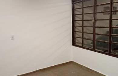 Imagem 2: NOVO GAMA - CASA DE 03 QTOS DESOCUPADA