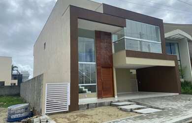 Imagem: A casa em condomínio possui 5 Dormitórios, 5 Banheiros, 4