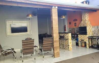 Imagem: A casa em condomínio possui 2 Dormitórios, 2 Banheiros, 3