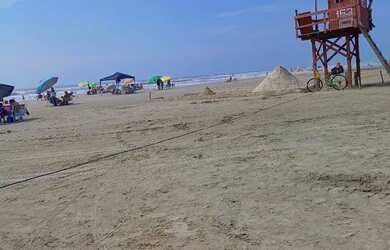 Imagem: A casa em condomínio possui 2 Dormitórios, 2 Banheiros, 1