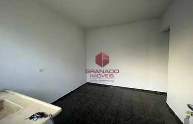 Imagem: A kitnet possui 1 Dormitório, 1 Banheiro, 1 Vaga na garagem