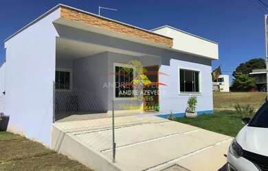 Imagem: A casa em condomínio possui 3 Dormitórios, 2 Banheiros, 180m²