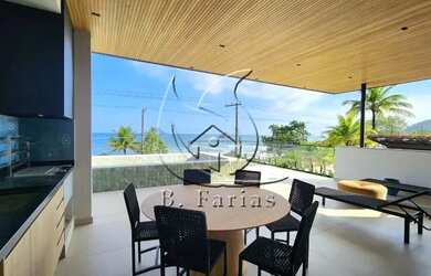 Imagem: A casa em condomínio possui 4 Dormitórios, 5 Banheiros, 2