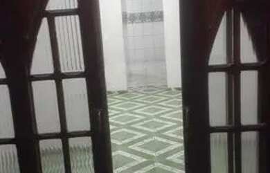 Imagem: A casa possui 3 Dormitórios, 1 Banheiro, 1 Vaga na garagem