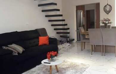 Imagem: A casa possui 3 Dormitórios, 3 Banheiros, 2 Vagas na garagem