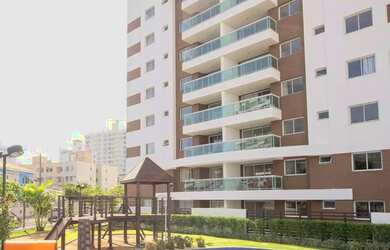 Imagem: O apartamento possui 4 Dormitórios, 2 Banheiros, 2 Vagas na