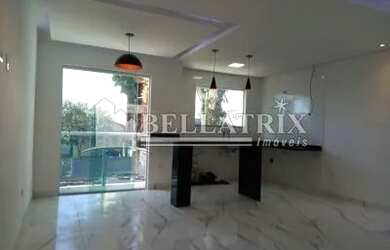 Imagem: A casa possui 2 Dormitórios, 1 Banheiro, 2 Vagas na garagem