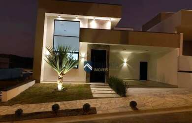 Imagem: A casa em condomínio possui 3 Dormitórios, 2 Banheiros, 4