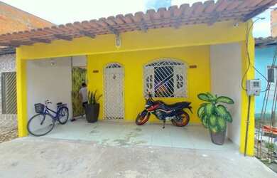 Imagem: A casa possui 2 Dormitórios, 2 Banheiros e está localizado