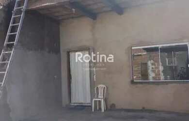 Imagem: A casa possui 2 Dormitórios, 2 Banheiros, 90m² de Área e