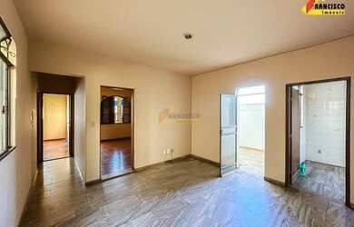 Imagem: O apartamento possui 4 Dormitórios, 2 Banheiros, 1 Vaga na