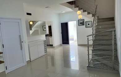 Imagem: A casa em condomínio possui 3 Dormitórios, 4 Banheiros, 2