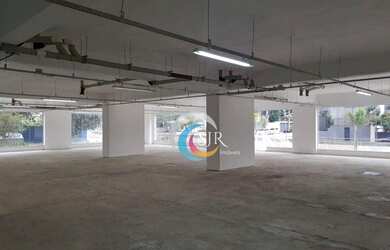 Imagem: O depósito possui 5 Vagas na garagem, 500m² de Área e está