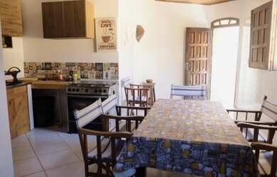 Imagem: A casa possui 2 Dormitórios, 2 Banheiros, 1 Vaga na garagem