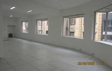 Imagem: O depósito possui 100m² de Área e está localizado em Centro