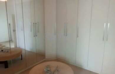 Imagem: A casa em condomínio possui 5 Dormitórios, 2 Banheiros, 4