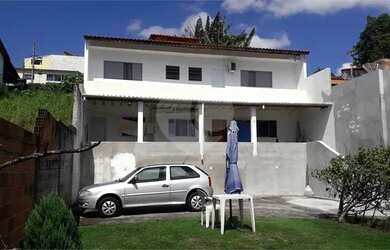 Imagem: A casa possui 2 Dormitórios, 2 Banheiros, 5 Vagas na garagem