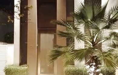 Imagem: A casa em condomínio possui 4 Dormitórios, 4 Banheiros, 2