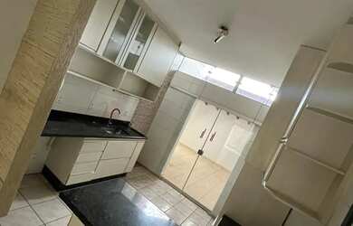 Imagem 8: ALUGO LINDA CASA. Varanda, 180m² de Área, 4 Vagas na garageme3 Dormitórios