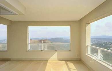 Imagem: O apartamento possui 4 Dormitórios, 5 Banheiros, 3 Vagas na