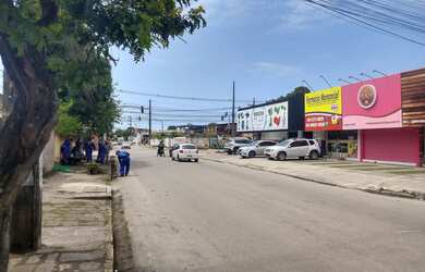 Imagem: A casa possui 5 Dormitórios, 5 Banheiros e 557m² de Área