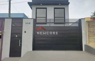 Imagem: A casa possui 2 Dormitórios, 2 Banheiros, 2 Vagas na garagem