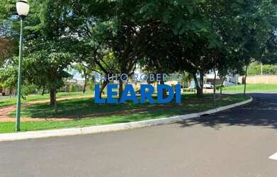 Imagem: O terreno possui 436m² de Área e está localizado em Vila