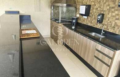 Imagem: O apartamento possui 2 Dormitórios, 1 Banheiro, 1 Vaga na garagem