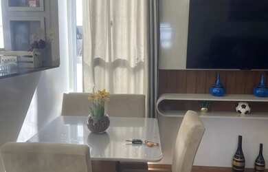 Imagem: O apartamento possui 2 Dormitórios, 1 Banheiro, 1 Vaga na garagem