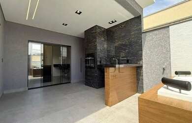 Imagem: A casa em condomínio possui 3 Dormitórios, 4 Banheiros, 4