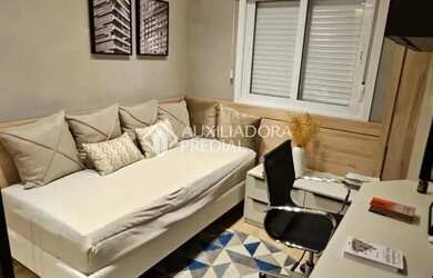 Imagem: O apartamento possui 2 Dormitórios, 1 Banheiro, 1 Vaga na garagem