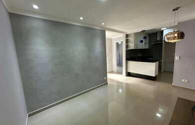 Imagem: O apartamento possui 2 Dormitórios, 1 Banheiro, 1 Vaga na garagem