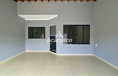 Imagem: A casa possui 2 Dormitórios, 3 Banheiros, 2 Vagas na garagem