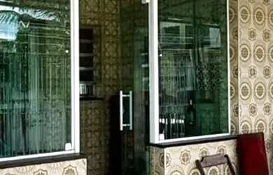 Imagem: A casa possui 2 Dormitórios, 2 Banheiros, 1 Vaga na garagem