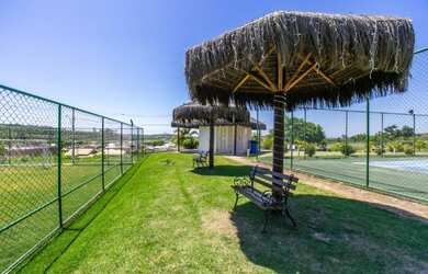 Imagem: O terreno possui 360m² de Área e está localizado em Cajueiros