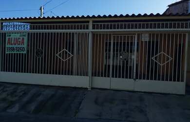 Imagem: A casa possui 2 Dormitórios, 1 Banheiro, 2 Vagas na garagem