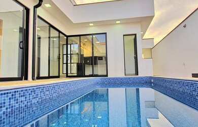 Imagem: A casa em condomínio possui 3 Dormitórios, 2 Banheiros, 4