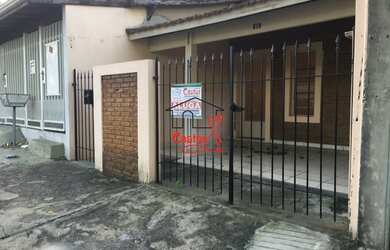 Imagem: A casa possui 2 Dormitórios, 1 Banheiro, 1 Vaga na garagem