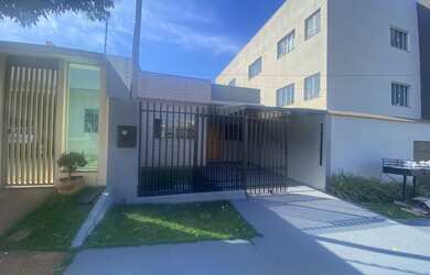 Imagem: A casa possui 2 Dormitórios, 2 Banheiros, 2 Vagas na garagem